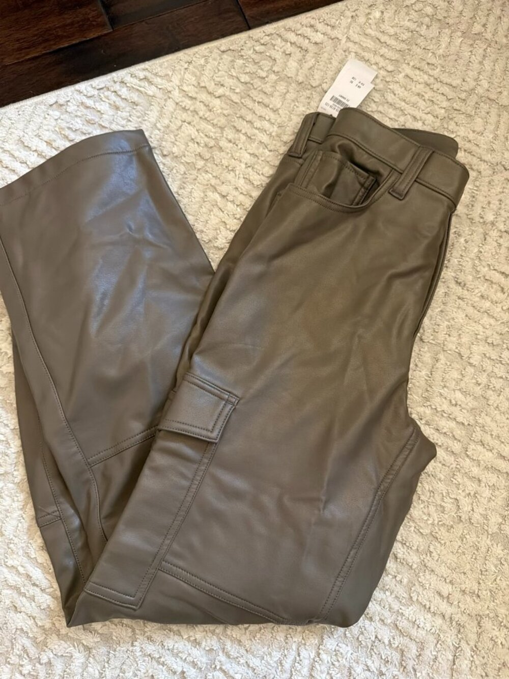 Abercrombie Vegan Leather Cargo Pants High Rise Size 25 Short NWT